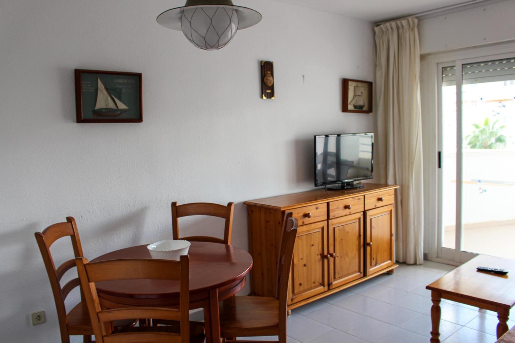 One-Bedroom Apartment without air conditioning