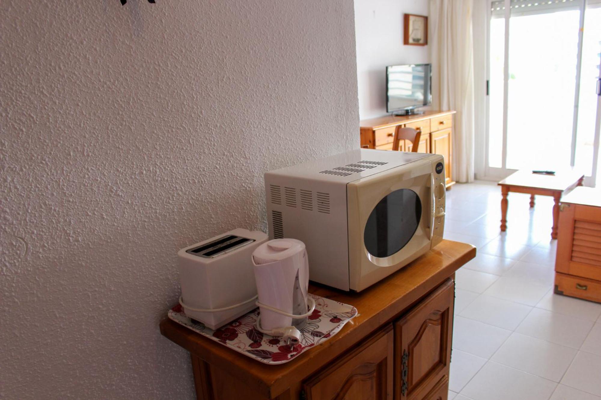 One-Bedroom Apartment without air conditioning