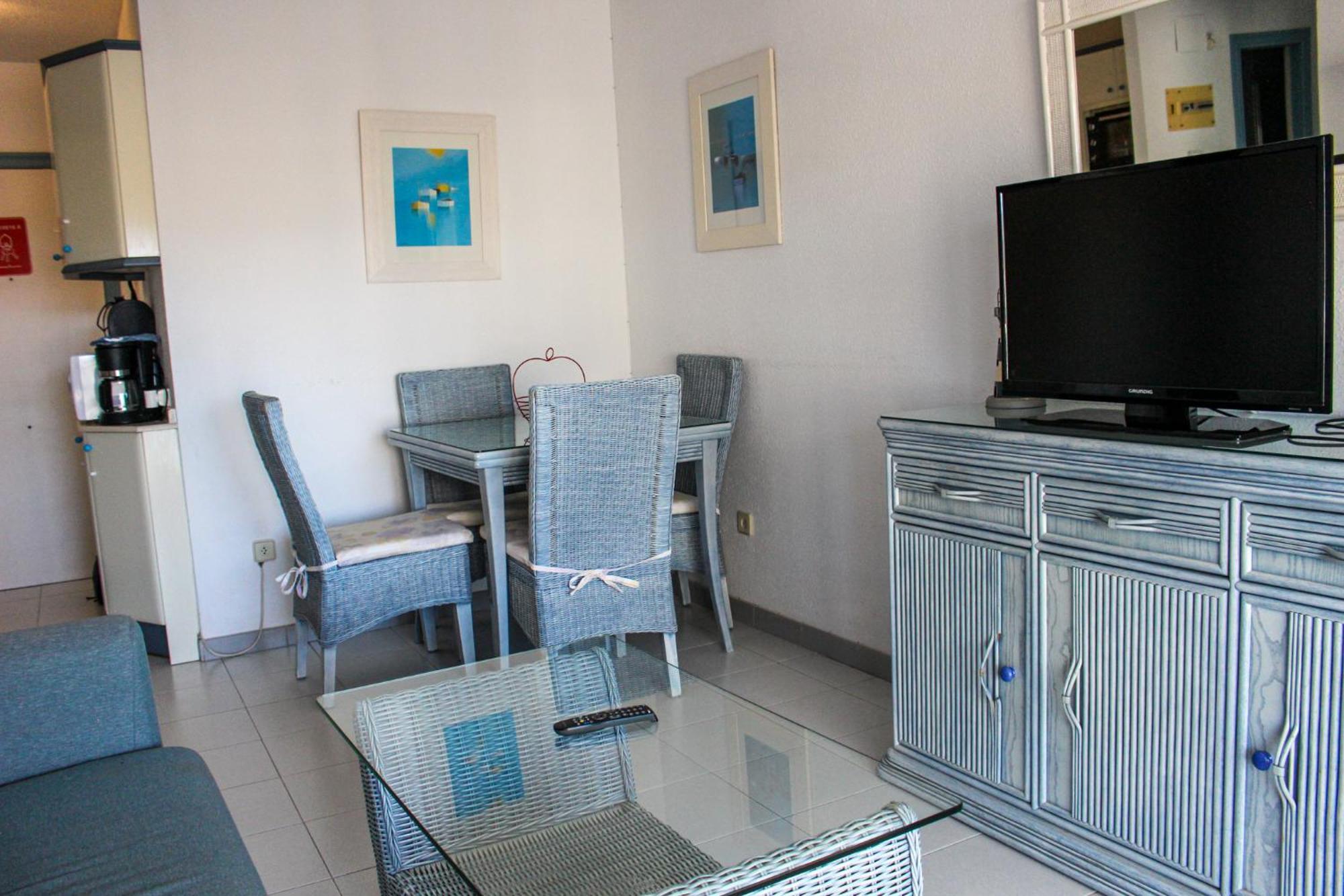 One-Bedroom Apartment Silver